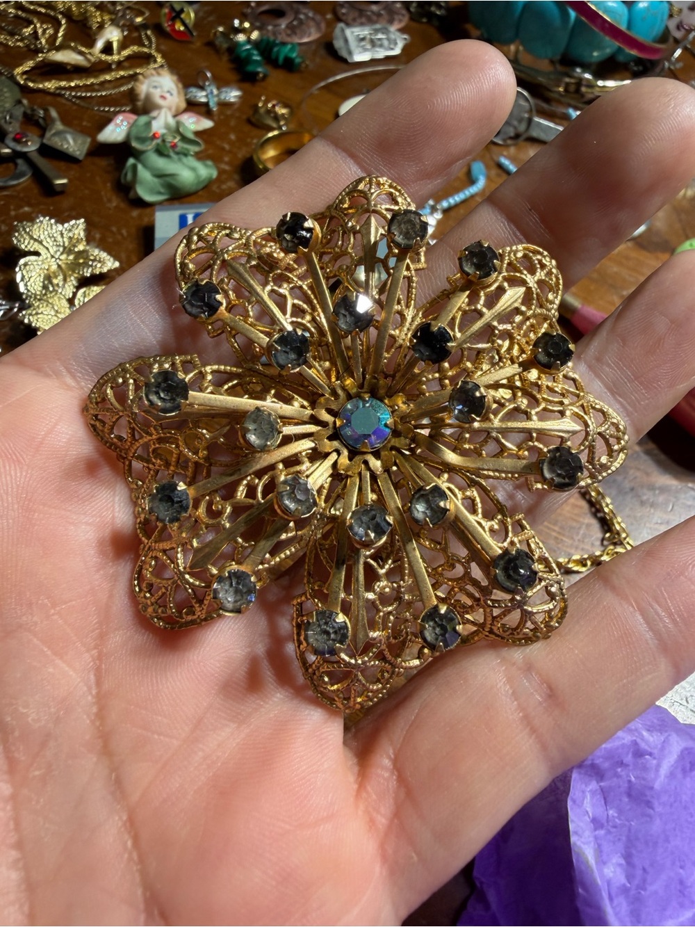 vintage gold tone filigree iridescent aurora borealis rhinestone flower brooch